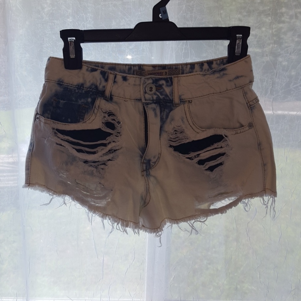 Short white washed denim shorts